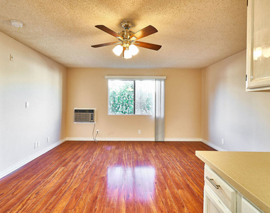 820 S St Andrews Place - Photo Thumbnail 3