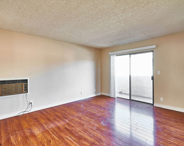 820 S St Andrews Place - Photo Thumbnail 9