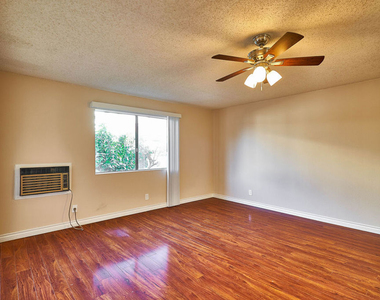820 S St Andrews Place - Photo Thumbnail 17
