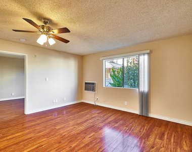820 S St Andrews Place - Photo Thumbnail 14