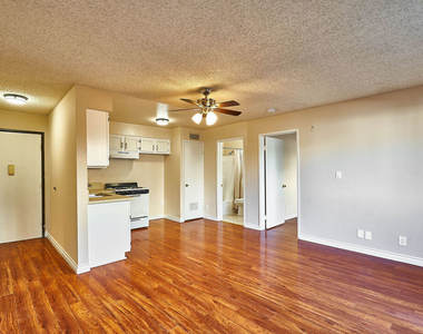 820 S St Andrews Place - Photo Thumbnail 15