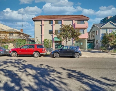 820 S St Andrews Place - Photo Thumbnail 24