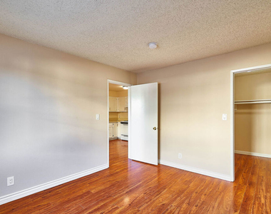 820 S St Andrews Place - Photo Thumbnail 21