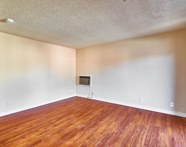 820 S St Andrews Place - Photo Thumbnail 12