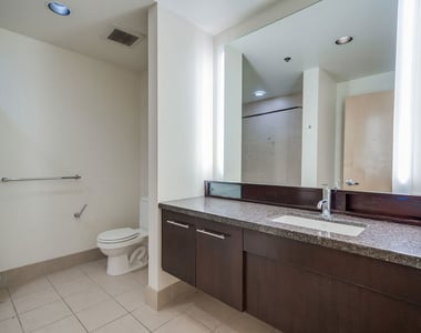 1111 S Grand Avenue - Photo Thumbnail 12