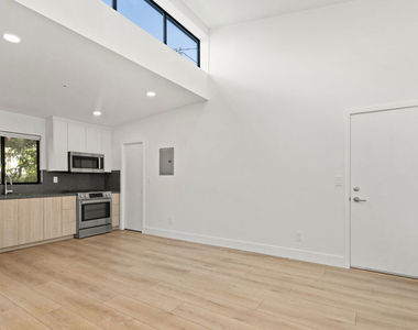 2918 3rd Street - Photo Thumbnail 4