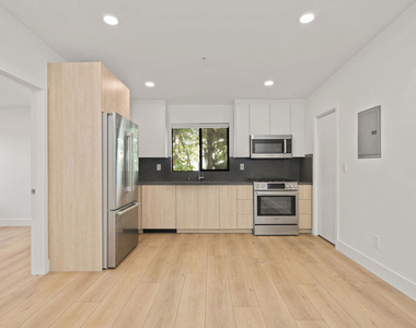 2918 3rd Street - Photo Thumbnail 2