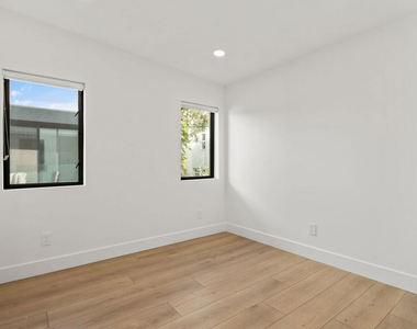 2918 3rd Street - Photo Thumbnail 6