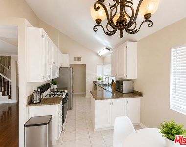 8950 Serapis Avenue - Photo Thumbnail 2