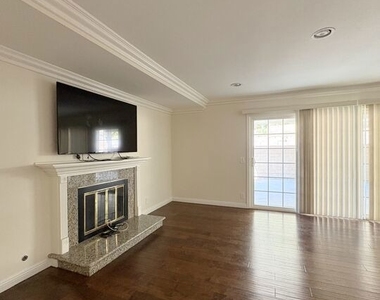 13226 La Quinta Street - Photo Thumbnail 8