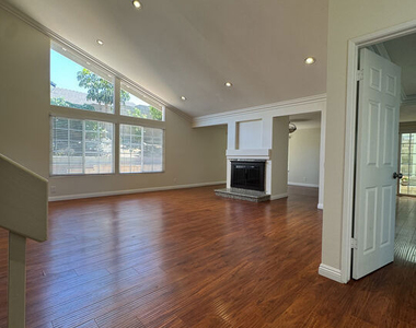 13226 La Quinta Street - Photo Thumbnail 2