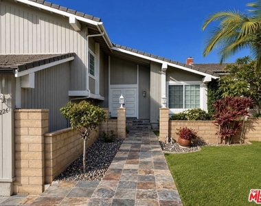 13226 La Quinta Street - Photo Thumbnail 1