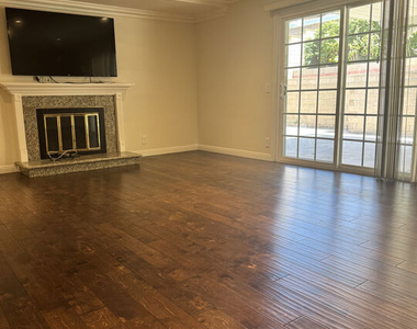 13226 La Quinta Street - Photo Thumbnail 6