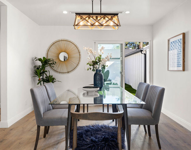 5928 Tobias Avenue - Photo Thumbnail 7