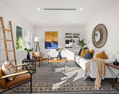 5928 Tobias Avenue - Photo Thumbnail 2