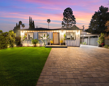 5928 Tobias Avenue - Photo Thumbnail 26