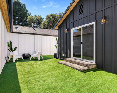 5928 Tobias Avenue - Photo Thumbnail 22