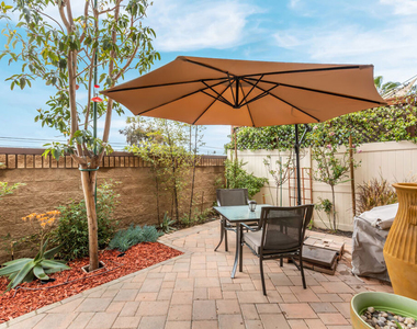 5547 Palm Drive - Photo Thumbnail 24