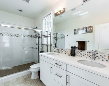 5547 Palm Drive - Photo Thumbnail 15