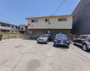233 E Alameda Avenue - Photo Thumbnail 21