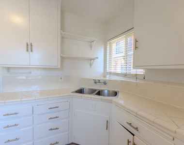 233 E Alameda Avenue - Photo Thumbnail 7