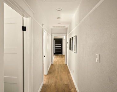 1726 W 52nd Street - Photo Thumbnail 11