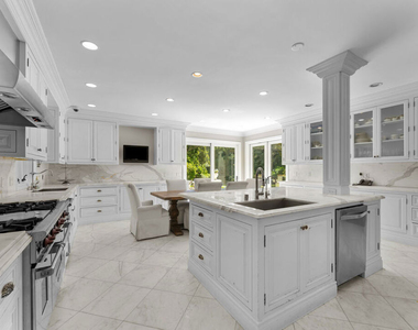10914 Bellagio Road - Photo Thumbnail 5