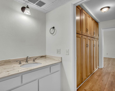 620 N Kenwood Street - Photo Thumbnail 21