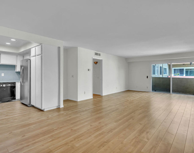 620 N Kenwood Street - Photo Thumbnail 1