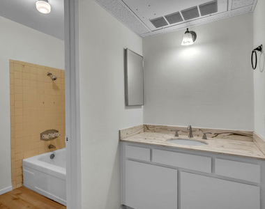 620 N Kenwood Street - Photo Thumbnail 19