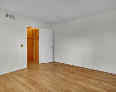 620 N Kenwood Street - Photo Thumbnail 18
