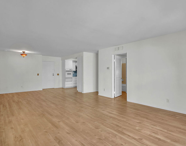 620 N Kenwood Street - Photo Thumbnail 5