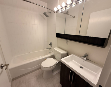 West 53rd Street - Photo Thumbnail 6