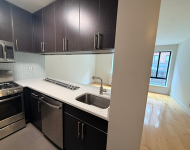 West 53rd Street - Photo Thumbnail 2