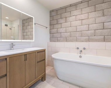 3450 Cahuenga Boulevard - Photo Thumbnail 19