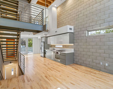 3450 Cahuenga Boulevard - Photo Thumbnail 3
