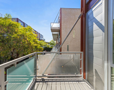3450 Cahuenga Boulevard - Photo Thumbnail 11
