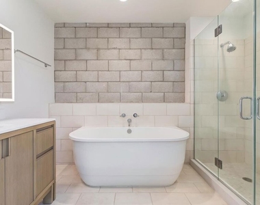 3450 Cahuenga Boulevard - Photo Thumbnail 22