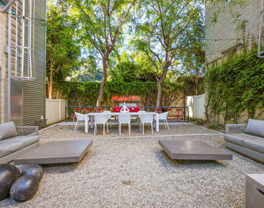 3450 Cahuenga Boulevard - Photo Thumbnail 28