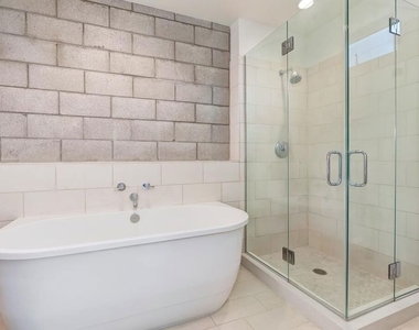 3450 Cahuenga Boulevard - Photo Thumbnail 23