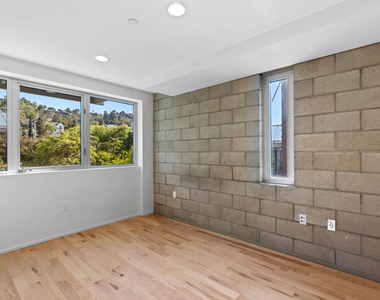 3450 Cahuenga Boulevard - Photo Thumbnail 13