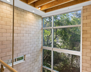 3450 Cahuenga Boulevard - Photo Thumbnail 7