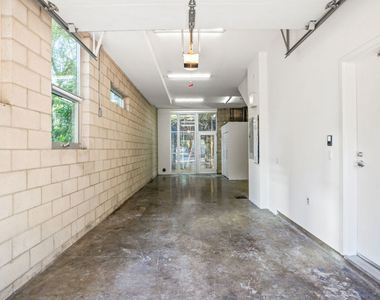 3450 Cahuenga Boulevard - Photo Thumbnail 26