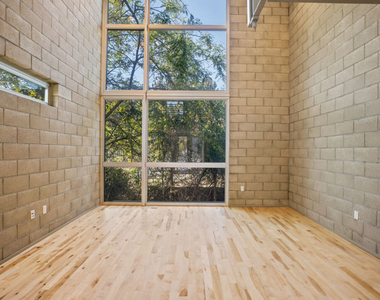 3450 Cahuenga Boulevard - Photo Thumbnail 6