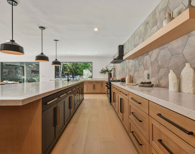 3721 Woodcliff Road - Photo Thumbnail 10