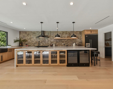 3721 Woodcliff Road - Photo Thumbnail 9