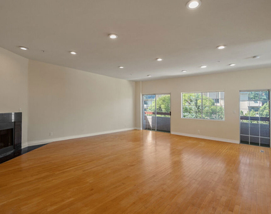 923 Euclid Street - Photo Thumbnail 2