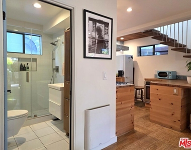 1001 Main Street - Photo Thumbnail 8