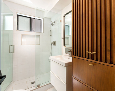 1001 Main Street - Photo Thumbnail 25