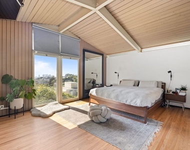 1513 Forest Knoll Drive - Photo Thumbnail 7